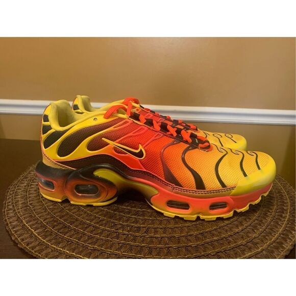 Nike Air Max Plus Fade Chrome Yellow Bright Crimson GS 7Y Women’s 8.5 CT0962-700 - Picture 1 of 7